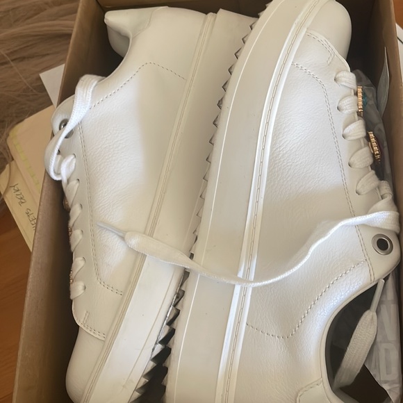 WEEKEND SALE ONLY Steve Madden Sneakers with Rhinestone Charms. - Picture 5 of 6